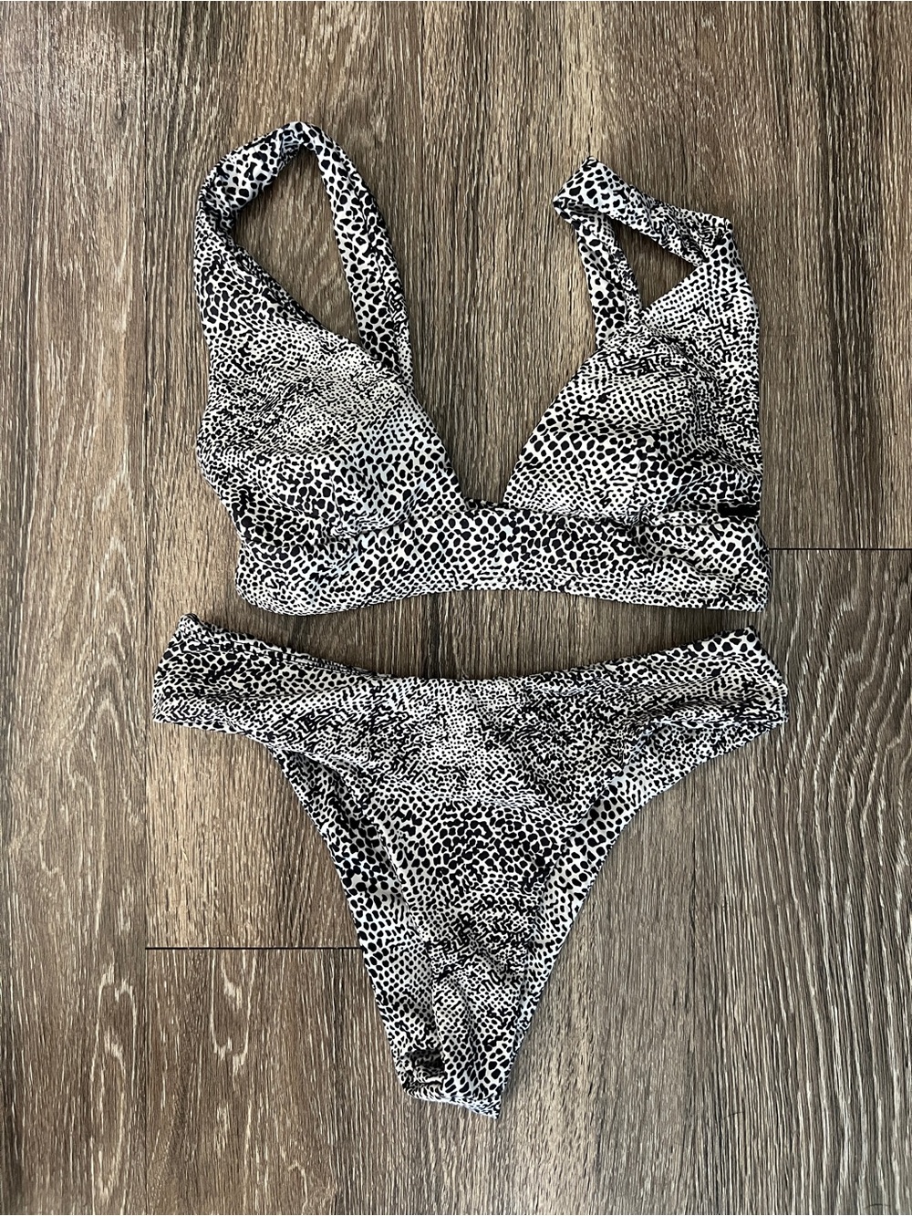 Volcom bikini - Picture 2 of 3
